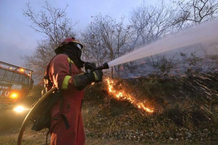 El impactante vídeo del descuido de un conductor en una gasolinera