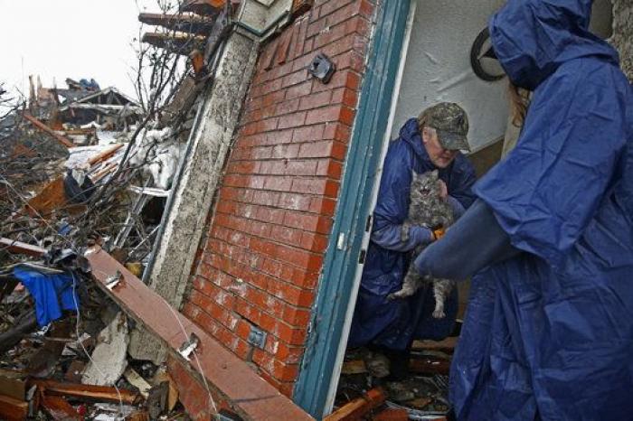 Tornados, tormentas e inundaciones inusuales dejan al menos 43 muertos en el sur de EEUU