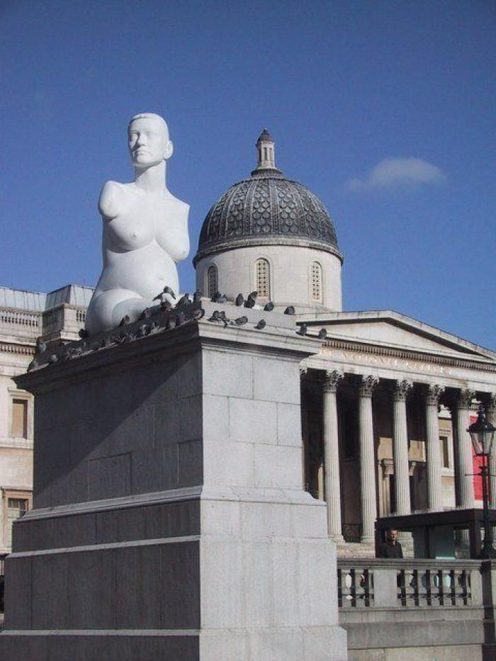 Cosas que se hacen en Londres con el cuarto pedestal de Trafalgar Square (FOTOS)