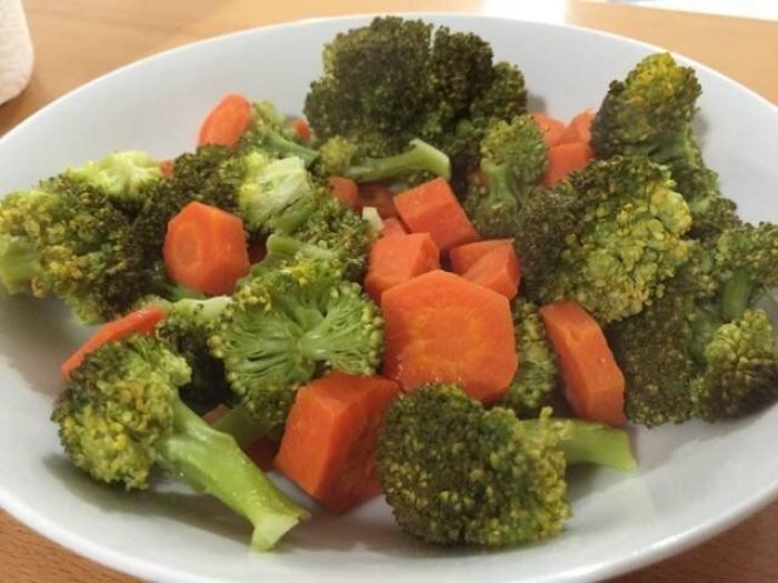 El sencillísimo truco para calentar a la vez dos boles en el microondas