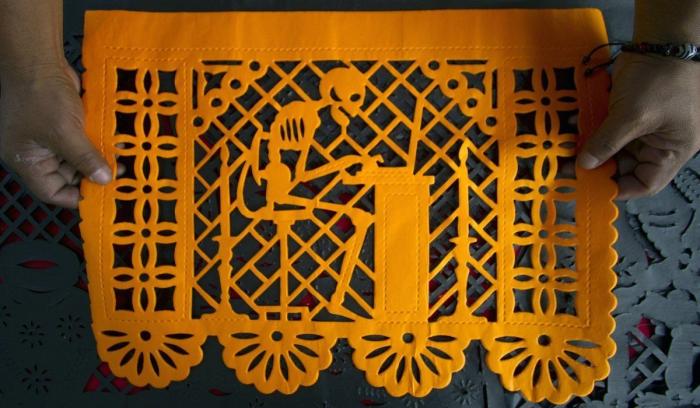 Muere una pareja tras caer al vacío desde un puente mientras se besaban