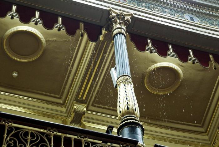 Lo que cuestan los diputados: 18,8 millones en nóminas y 6,75 millones en billetes de avión y tren