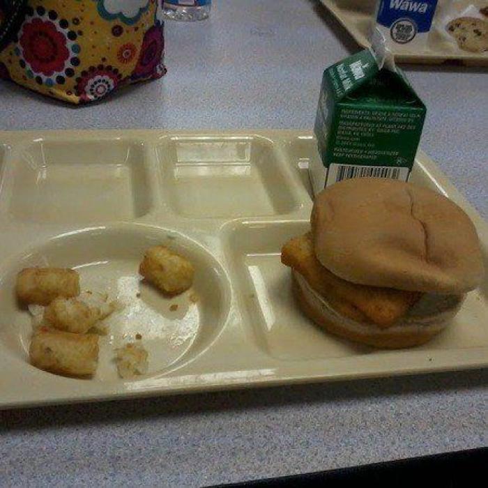 Indignación en Facebook con el menú de una residencia de mayores de Cáceres