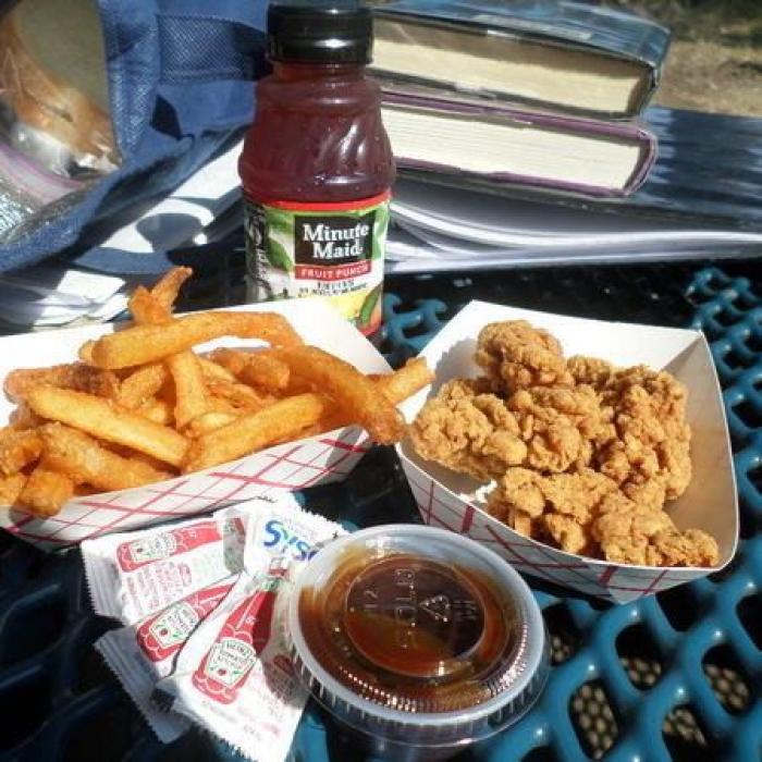 Indignación en Facebook con el menú de una residencia de mayores de Cáceres