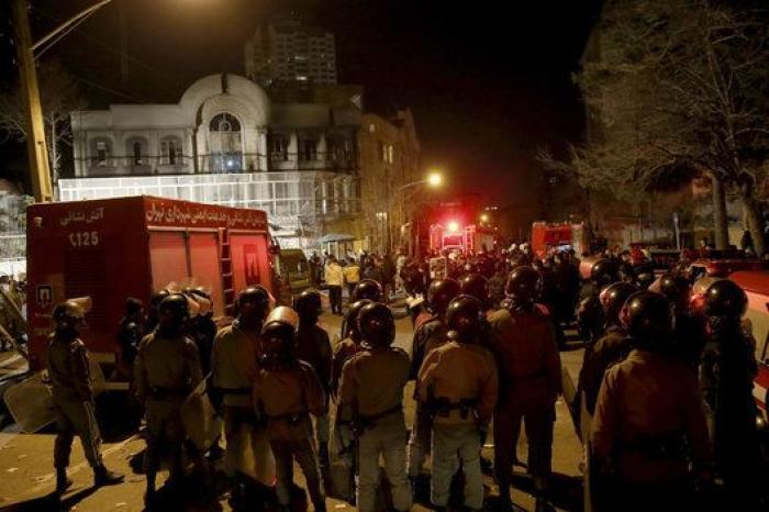 Pompeo y Bin Salmán estudian una respuesta a los ataques contra las refinerías