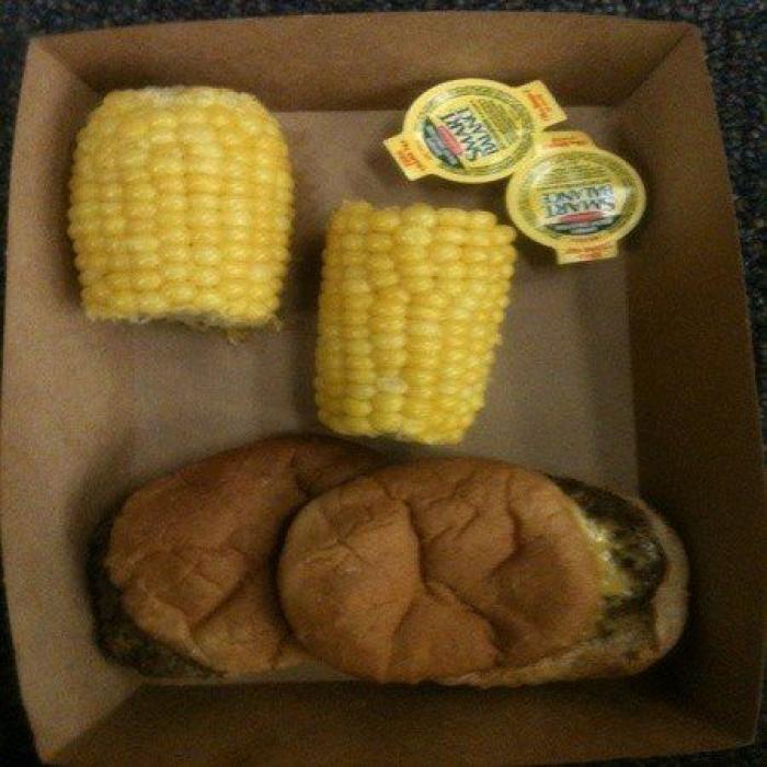 Indignación en Facebook con el menú de una residencia de mayores de Cáceres