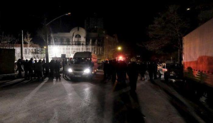 Pompeo y Bin Salmán estudian una respuesta a los ataques contra las refinerías