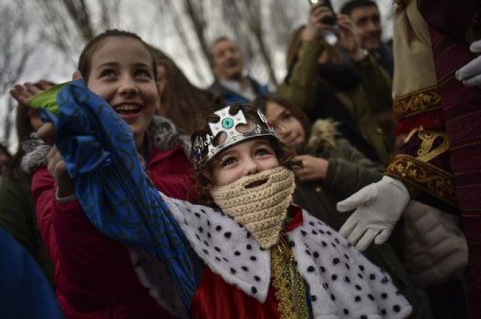 Los Reyes Magos ya están aquí: las fotos más curiosas de las cabalgatas de 2016