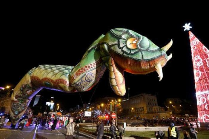 Los Reyes Magos ya están aquí: las fotos más curiosas de las cabalgatas de 2016