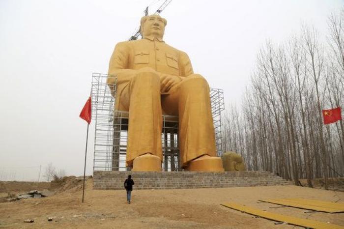37 metros de estatua para recordar a Mao Zedong en China (FOTOS)