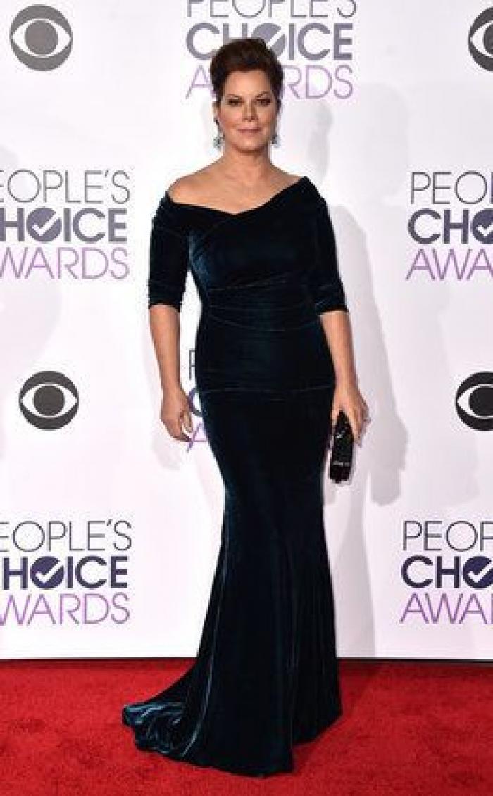 El vestido le jugó una mala pasada a Dakota Johnson en los People's Choice Awards 2016
