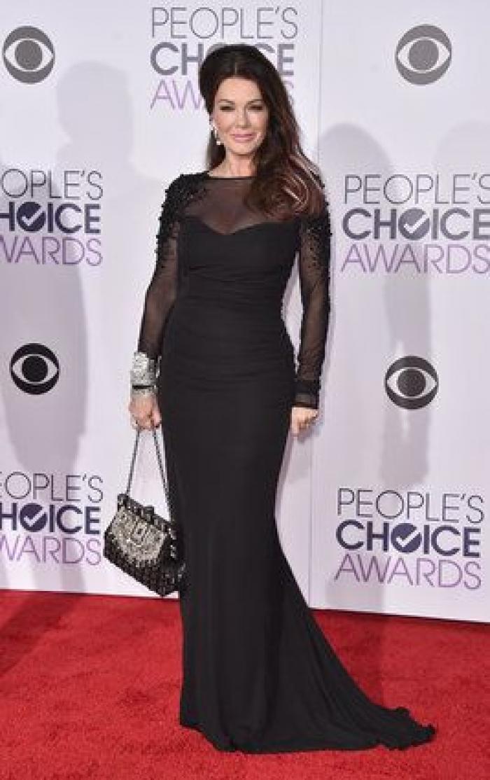 El vestido le jugó una mala pasada a Dakota Johnson en los People's Choice Awards 2016