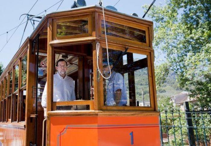 Rajoy se reunirá con Iglesias y Rivera el próximo martes en el Congreso