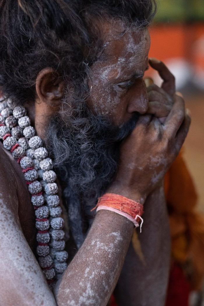 Jugar al bádminton en la ciudad de la muerte