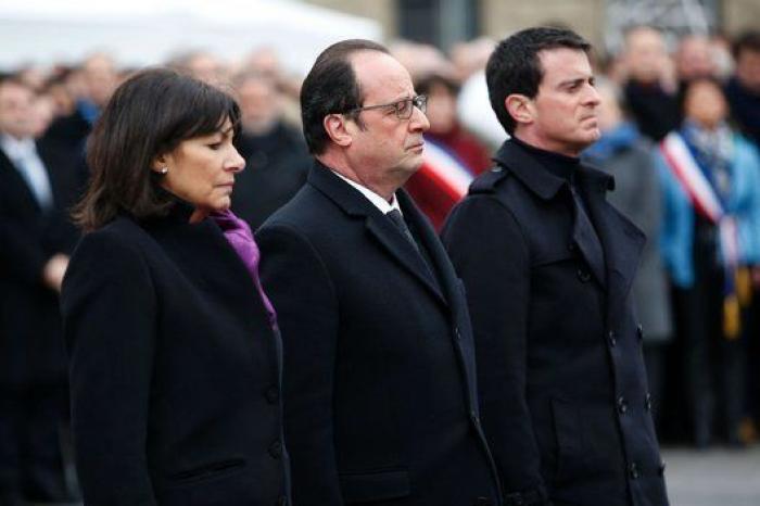 Las autoridades rinden un sobrio homenaje a las víctimas del terrorismo en París en el primer aniversario de Charlie Hebdó