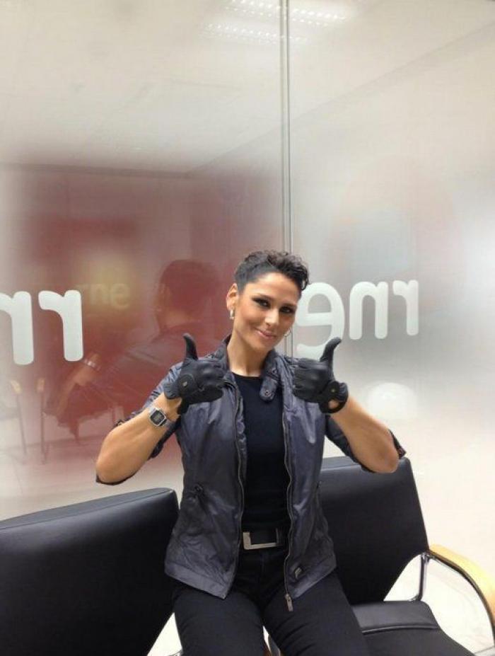 "¿Estamos en directo?": la confusión de Rosa López en pleno 'Mediafest Night Fever'