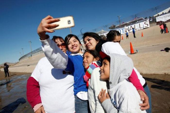 La madre del niño que deambulaba solo por la frontera de EEUU está secuestrada por las mafias