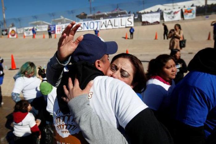 La madre del niño que deambulaba solo por la frontera de EEUU está secuestrada por las mafias