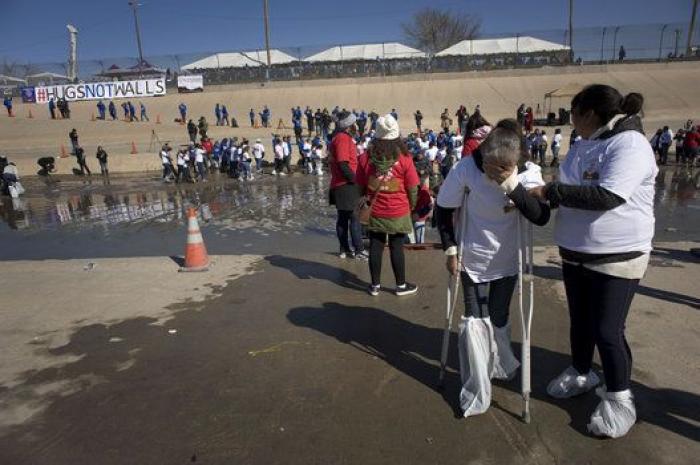 La madre del niño que deambulaba solo por la frontera de EEUU está secuestrada por las mafias
