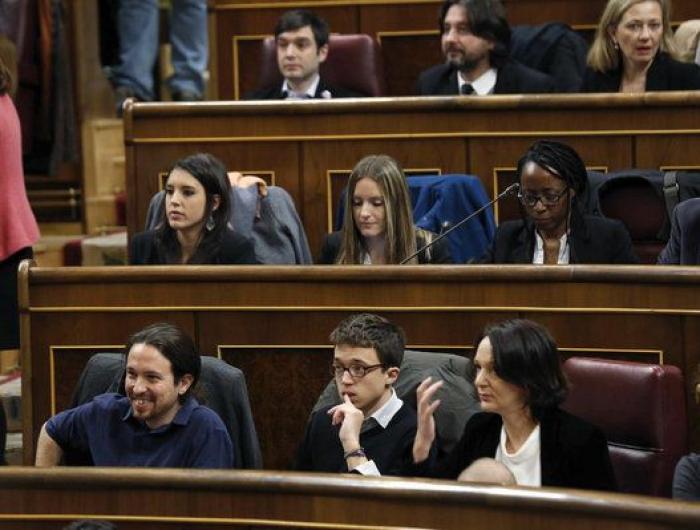 Polémica por la decisión de Bescansa de acudir al Congreso con su bebé