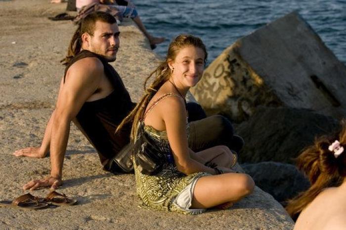 Guía completa para hacer, cuidar y limpiar (sí, limpiar) rastas