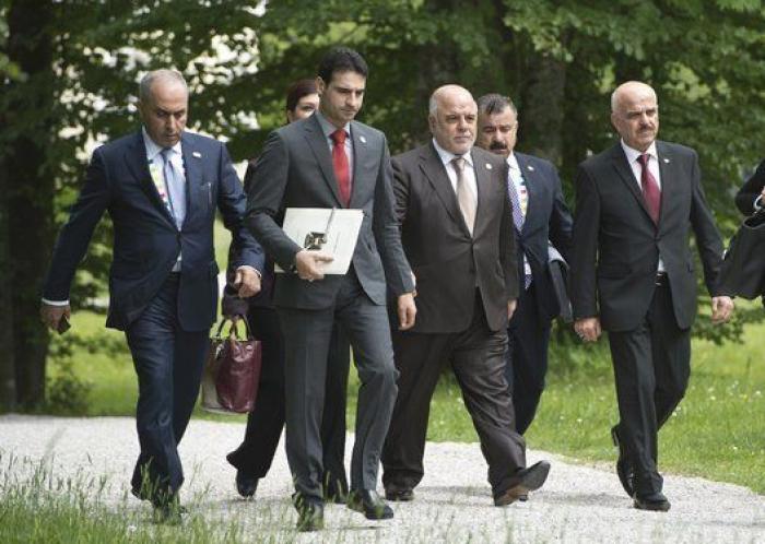 Miles de personas se manifiestan entre Hendaya e Irún contra la cumbre del G7