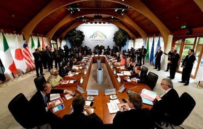 Miles de personas se manifiestan entre Hendaya e Irún contra la cumbre del G7