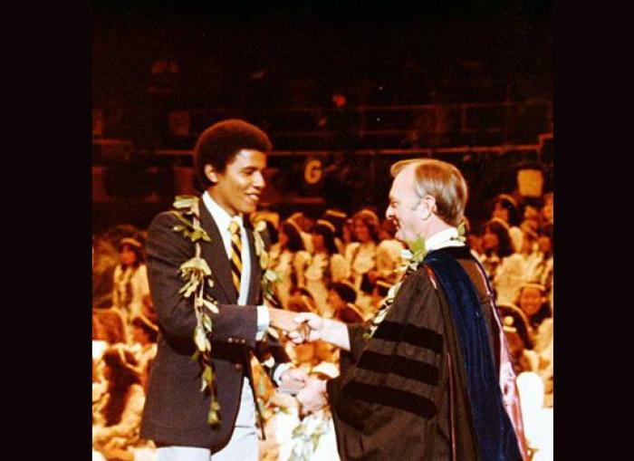 La 'reducida' fiesta de cumpleaños de Obama: más de 200 invitados y sin mascarillas