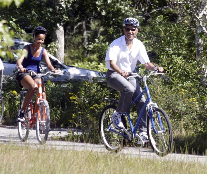 La 'reducida' fiesta de cumpleaños de Obama: más de 200 invitados y sin mascarillas