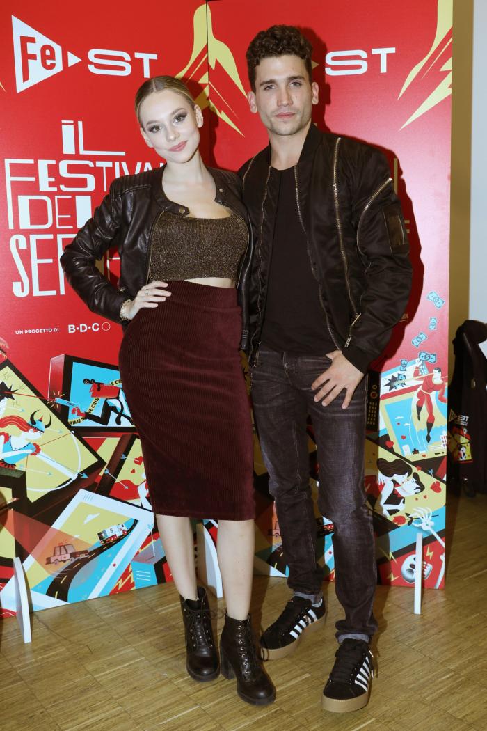 Quién es Alejandro Speitzer, actor mexicano y novio de Ester Expósito