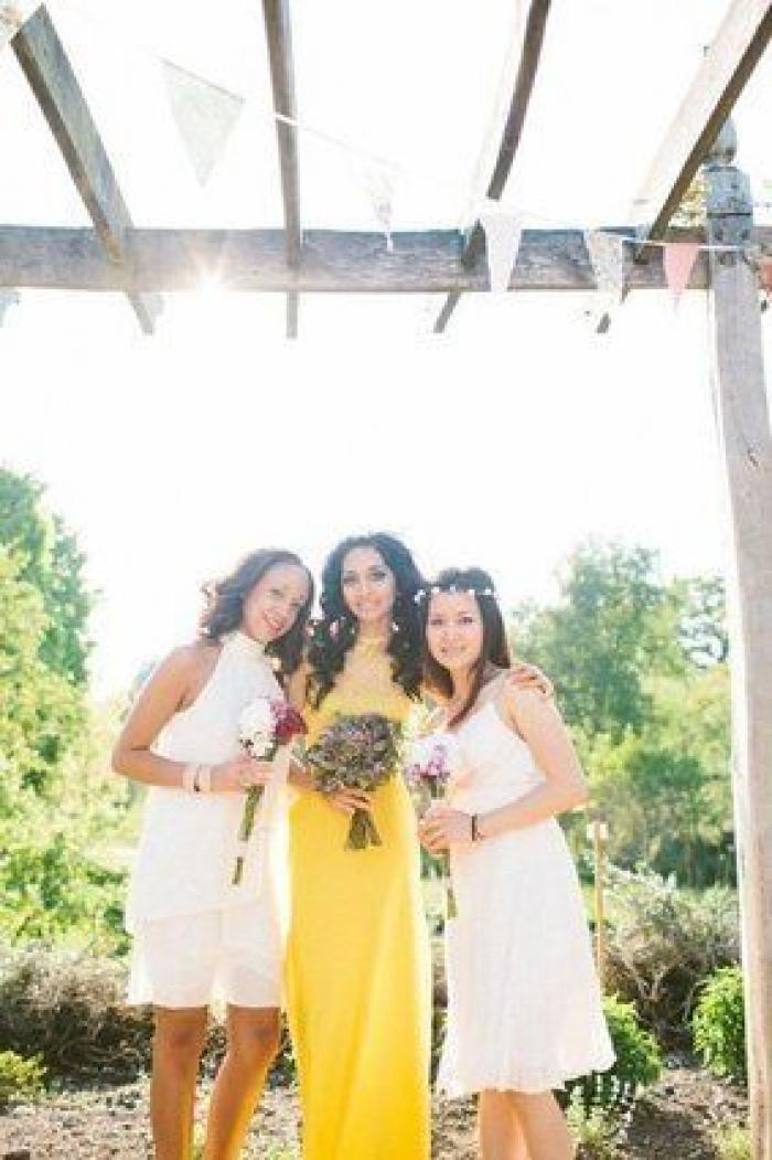 25 novias deslumbrantes que huyeron del blanco al elegir su vestido (FOTOS)