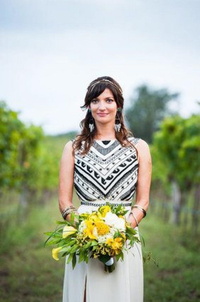 25 novias deslumbrantes que huyeron del blanco al elegir su vestido (FOTOS)