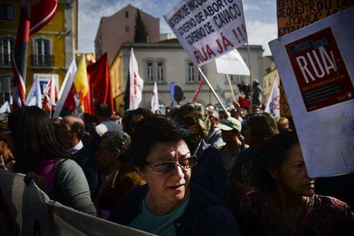 Portugal propone recortar los salarios de funcionarios que superen los 600 euros al mes
