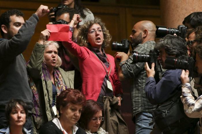 Portugal propone recortar los salarios de funcionarios que superen los 600 euros al mes