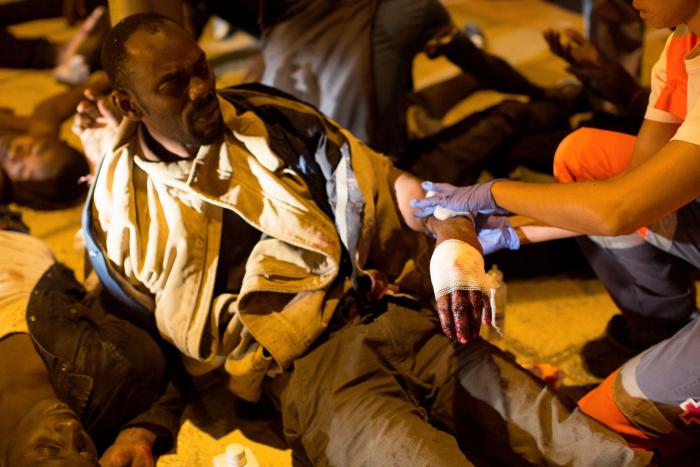 Más de 150 migrantes entran en Ceuta saltando su doble valla en la primera incursión en grupo en un año