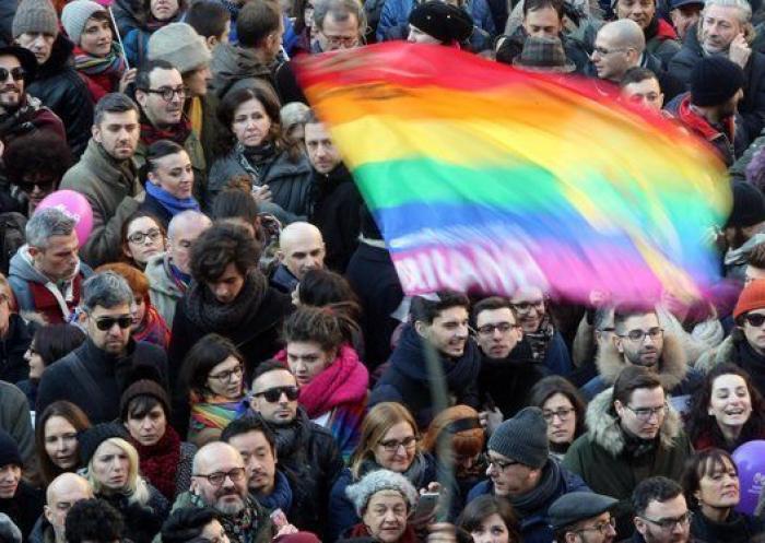 Italia se moviliza para reclamar el reconocimiento de uniones homosexuales