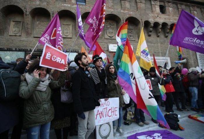 Italia se moviliza para reclamar el reconocimiento de uniones homosexuales