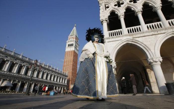 Máscaras, zombies y góndolas: arranca el Carnaval de Venecia 2016