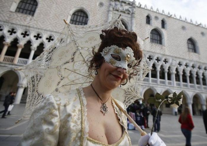 Máscaras, zombies y góndolas: arranca el Carnaval de Venecia 2016