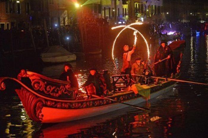Máscaras, zombies y góndolas: arranca el Carnaval de Venecia 2016