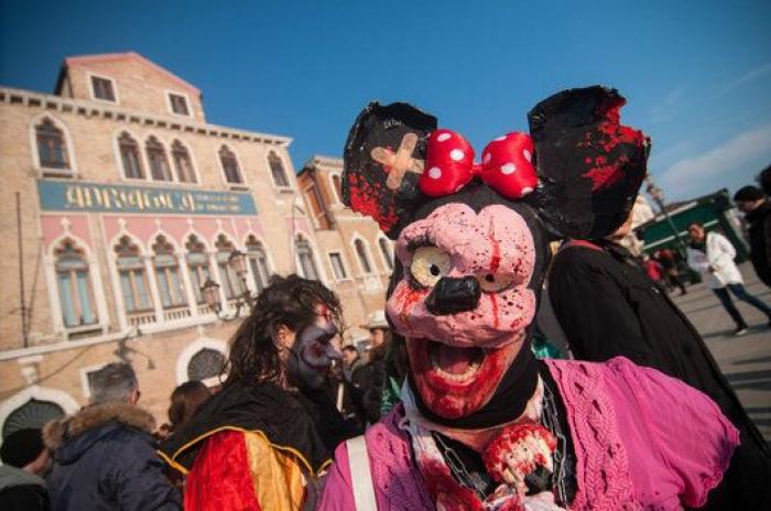 Máscaras, zombies y góndolas: arranca el Carnaval de Venecia 2016