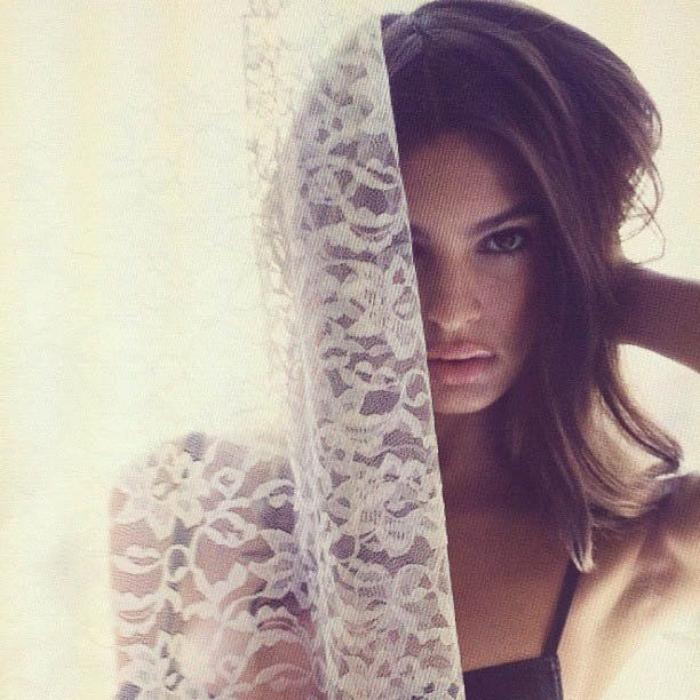 Emily Ratajkowski, "mujer del año" Esquire 2013 (FOTOS)