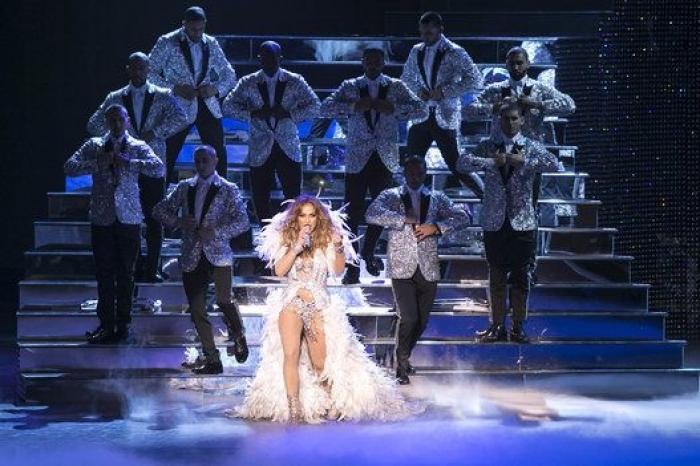 Jennifer Lopez dona un millón de dólares a Puerto Rico, devastado por María