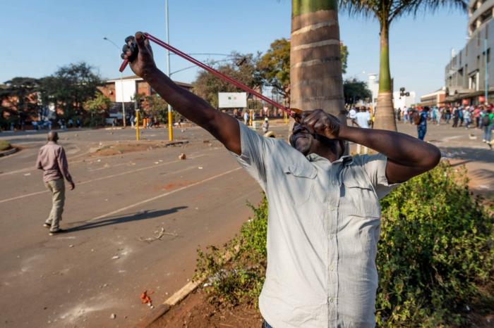 Seis muertos en Zimbabue durante las protestas tras las primeras elecciones presidenciales sin Mugabe