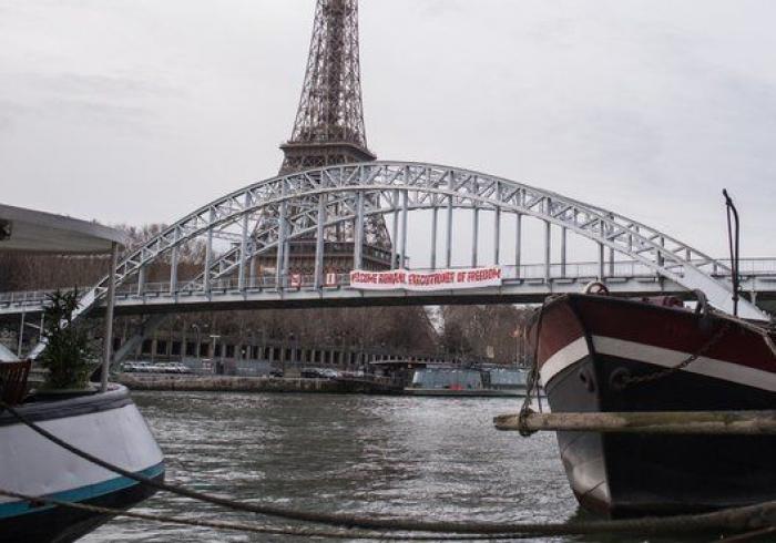 El recibimiento de Femen al presidente iraní en París