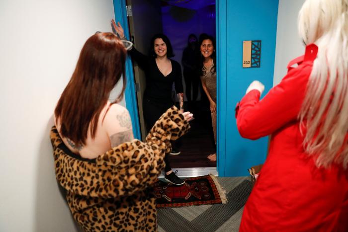 Sexo sin lengua ni posturas cara a cara: la recomendación del Instituto Andaluz de Sexología