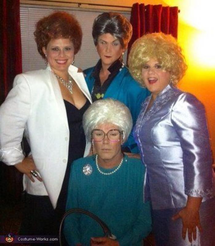 El PP vasco pide disculpas después de que un edil de Durango se disfrazara de nazi