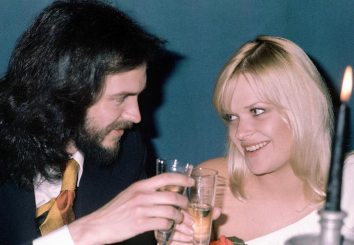 "Cambio de canal": La imagen sobre Camilo Sesto que le está costando duras críticas a 'Viva La Vida'