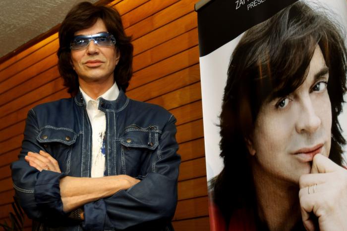 "Cambio de canal": La imagen sobre Camilo Sesto que le está costando duras críticas a 'Viva La Vida'