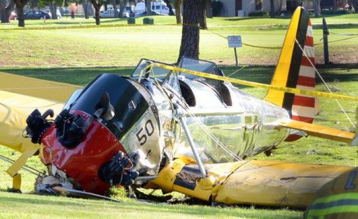 Harrison Ford, investigado por sobrevolar un avión de pasajeros con su avioneta